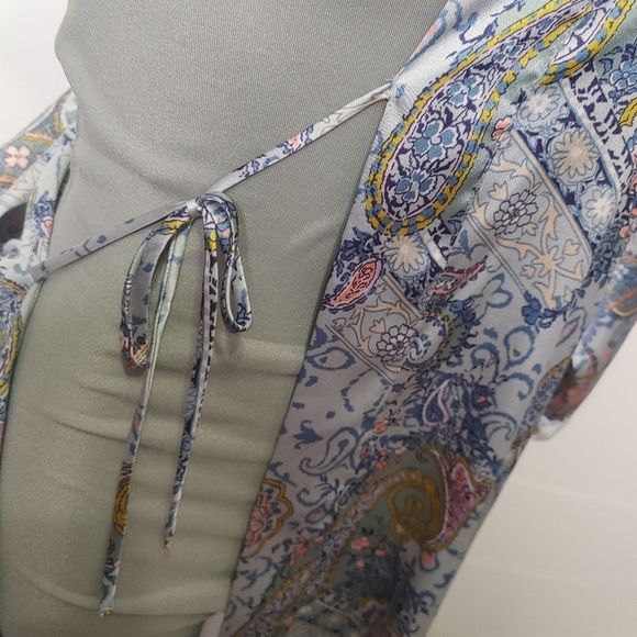 VICTORIA Secret paisley satin robe XS/S - Picture 8 of 11